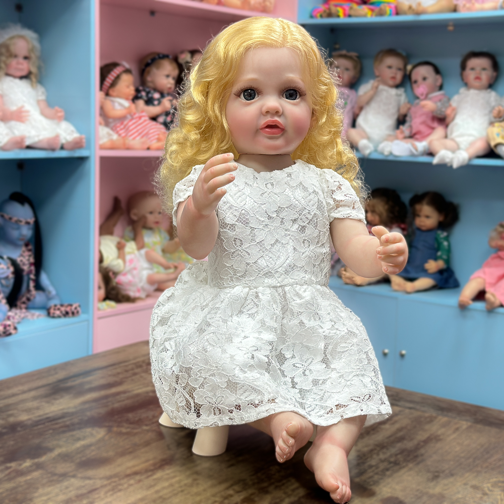 Foto de bonecas de vestido branco de cabelo loiro comprido